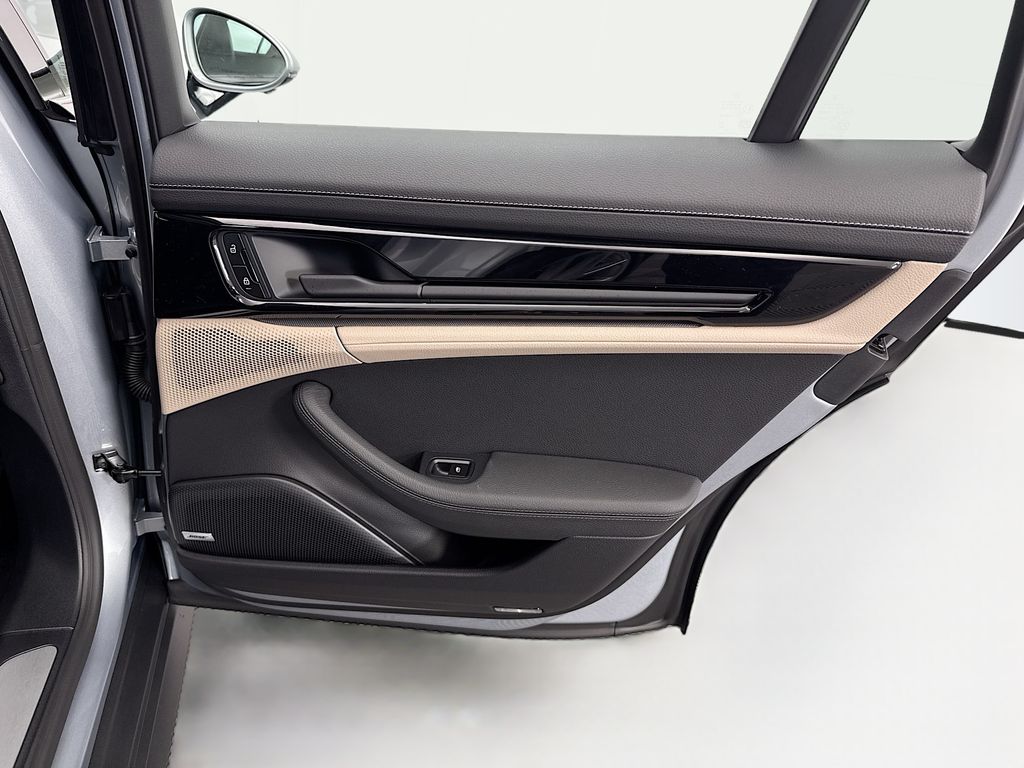 Thumbnail: 2026 Porsche Panamera - 28