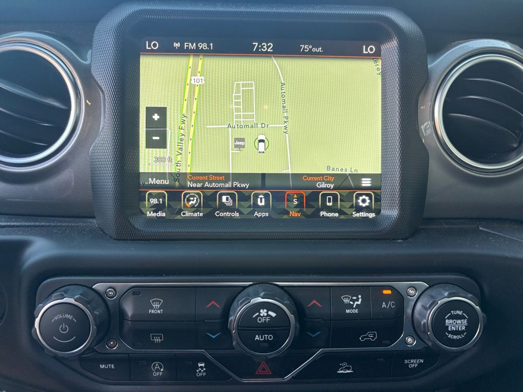 2021 Jeep Gladiator Overland photo 13