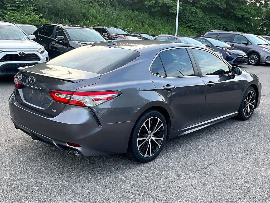 2020 Toyota Camry — photo 6