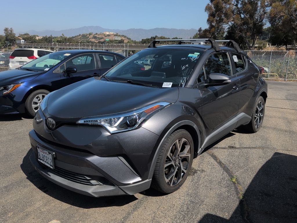 2019 Toyota C-HR XLE's photo