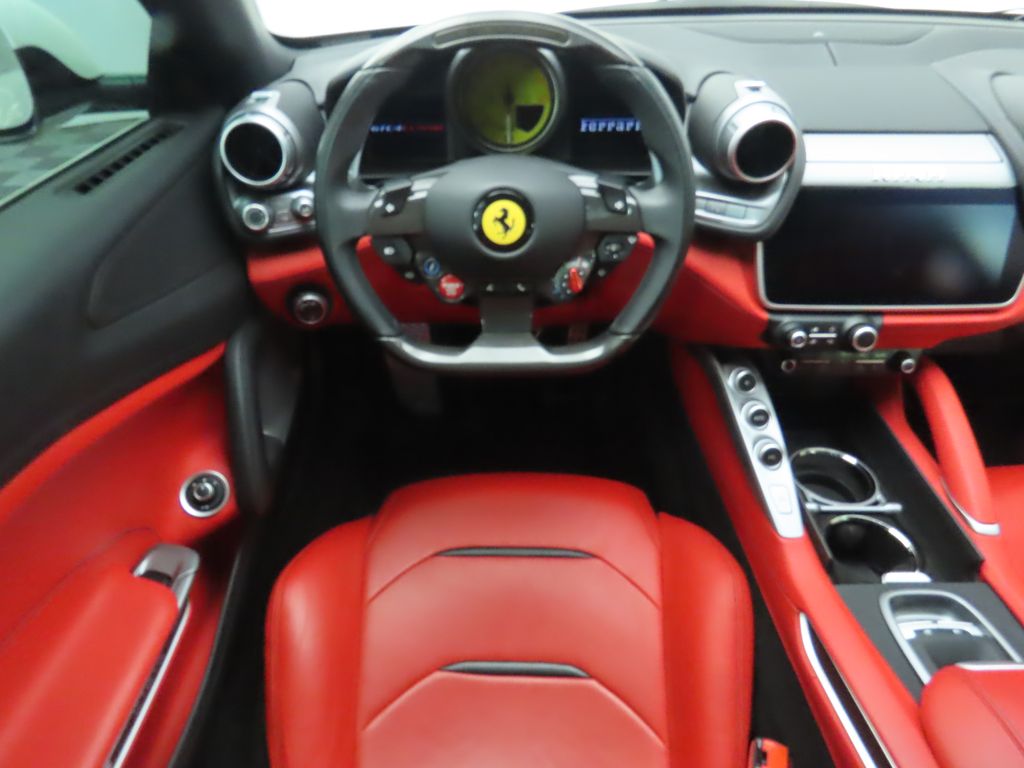 2019 Ferrari GTC4Lusso  10