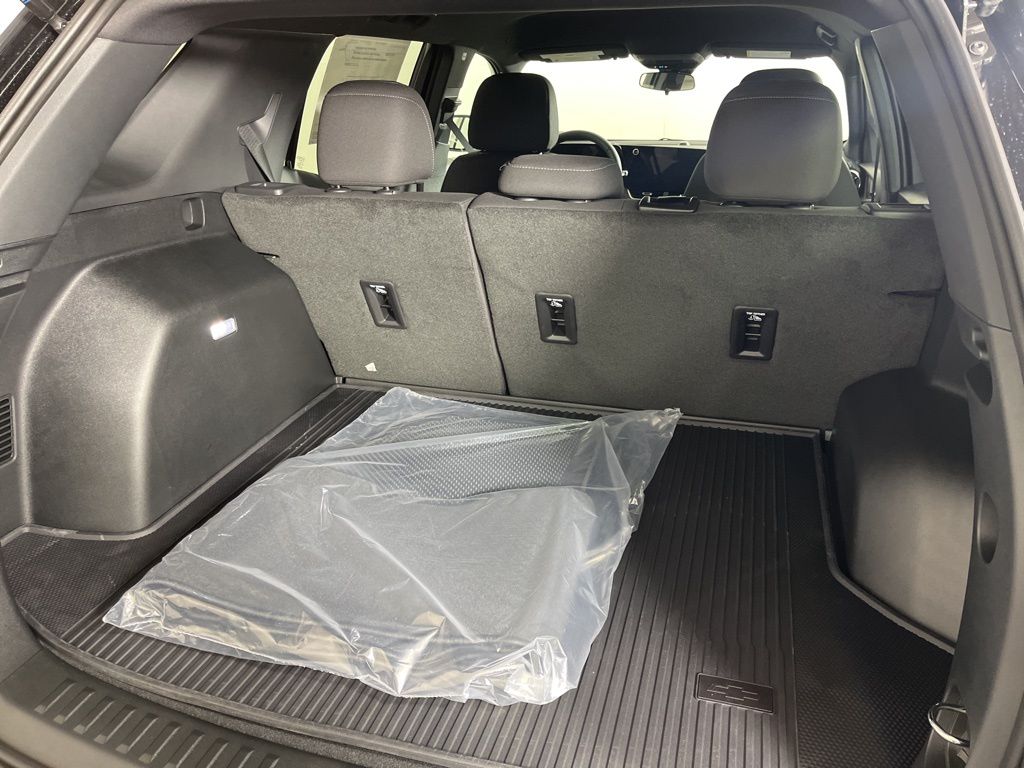 Thumbnail: 2026 Chevrolet Equinox - 18