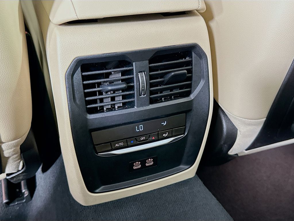 Thumbnail: 2023 BMW 3 Series - 26