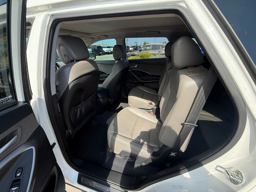 Thumbnail: 2015 Hyundai Santa Fe - 18