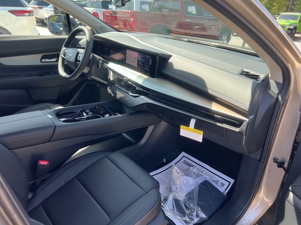 2025 Champagne Silver Metallic Nissan Murano SL AWD SUV