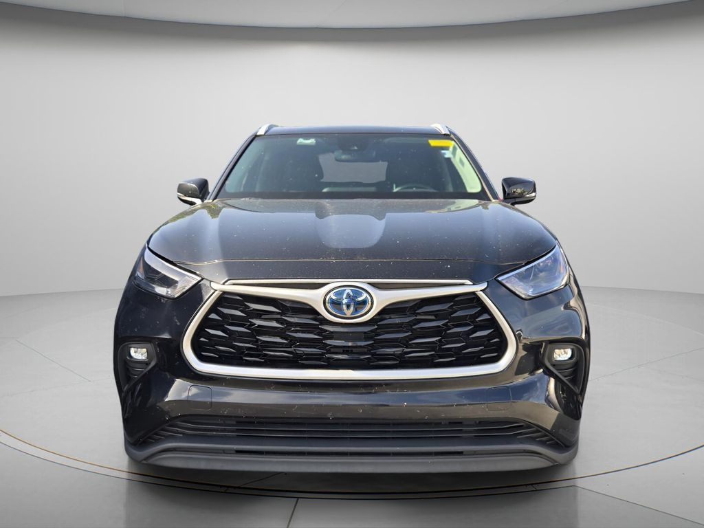 2023 Toyota Highlander - $33,999