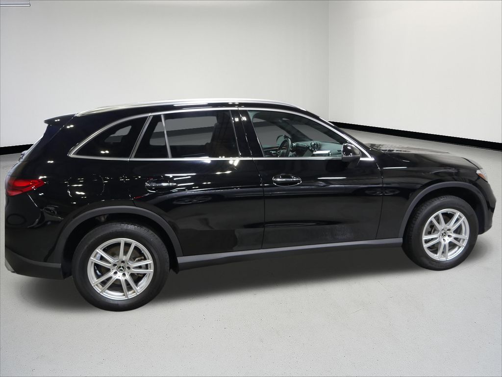 Thumbnail: 2023 Mercedes-Benz GLC - 6