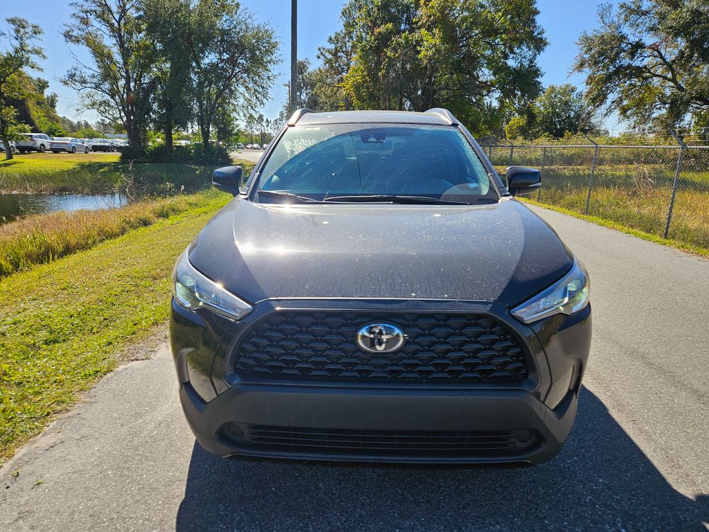 2022 Toyota Corolla Cross LE 8