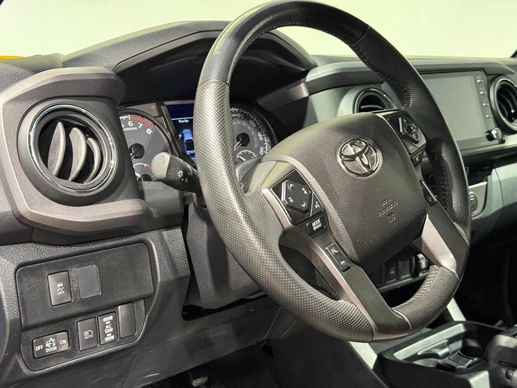 Thumbnail: 2021 Toyota Tacoma - 16