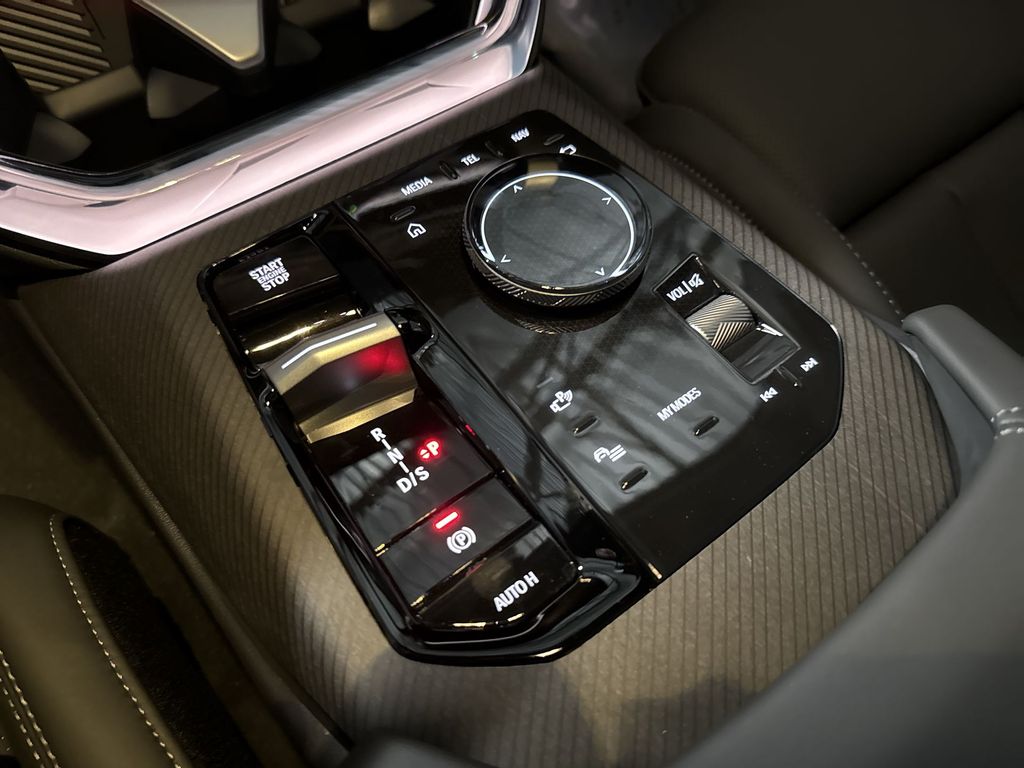 Thumbnail: 2026 BMW X3 - 16