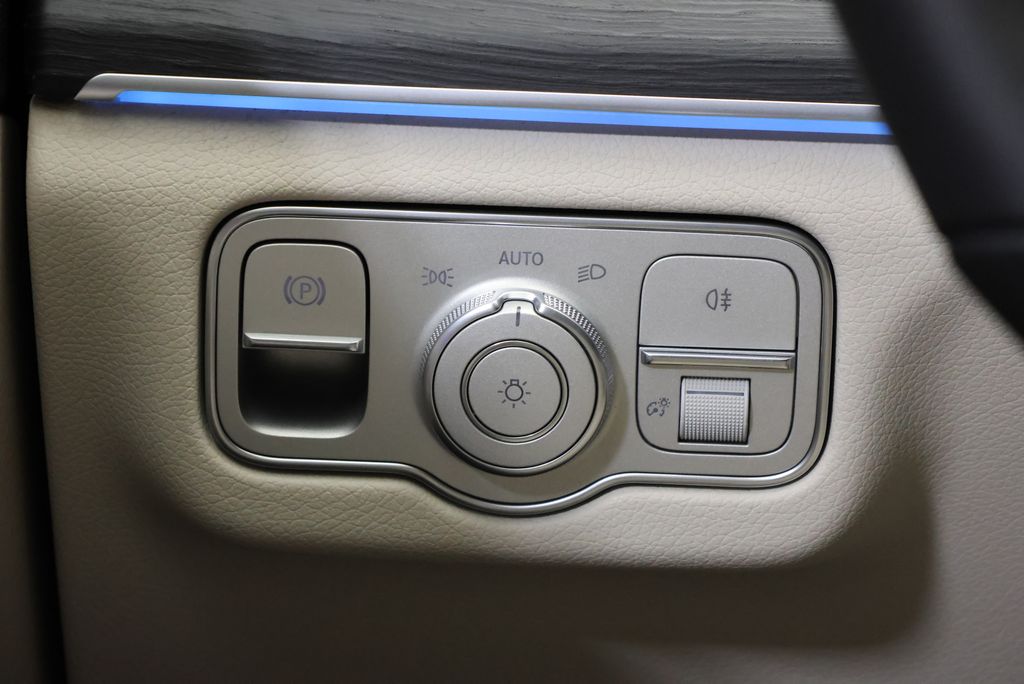 Thumbnail: 2026 Mercedes-Benz GLE - 19