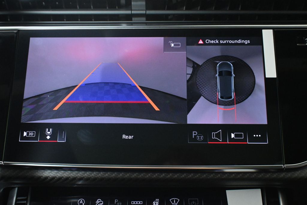 Thumbnail: 2026 Audi SQ8 - 25