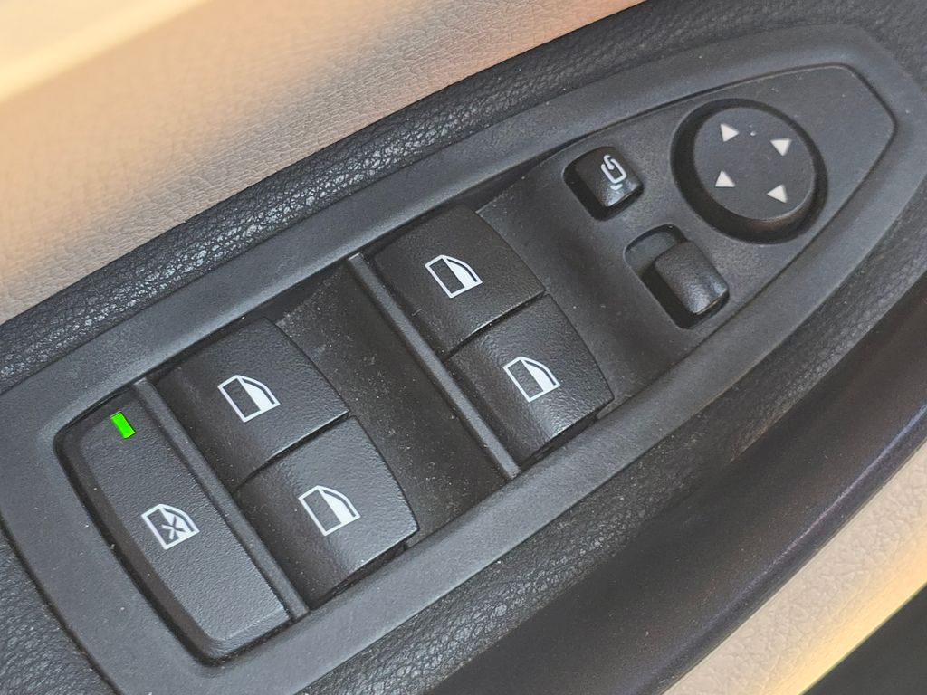 Used 2021 Gray BMW xDrive28i image 26