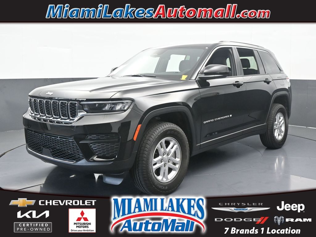 2025 Jeep Grand Cherokee Laredo's photo