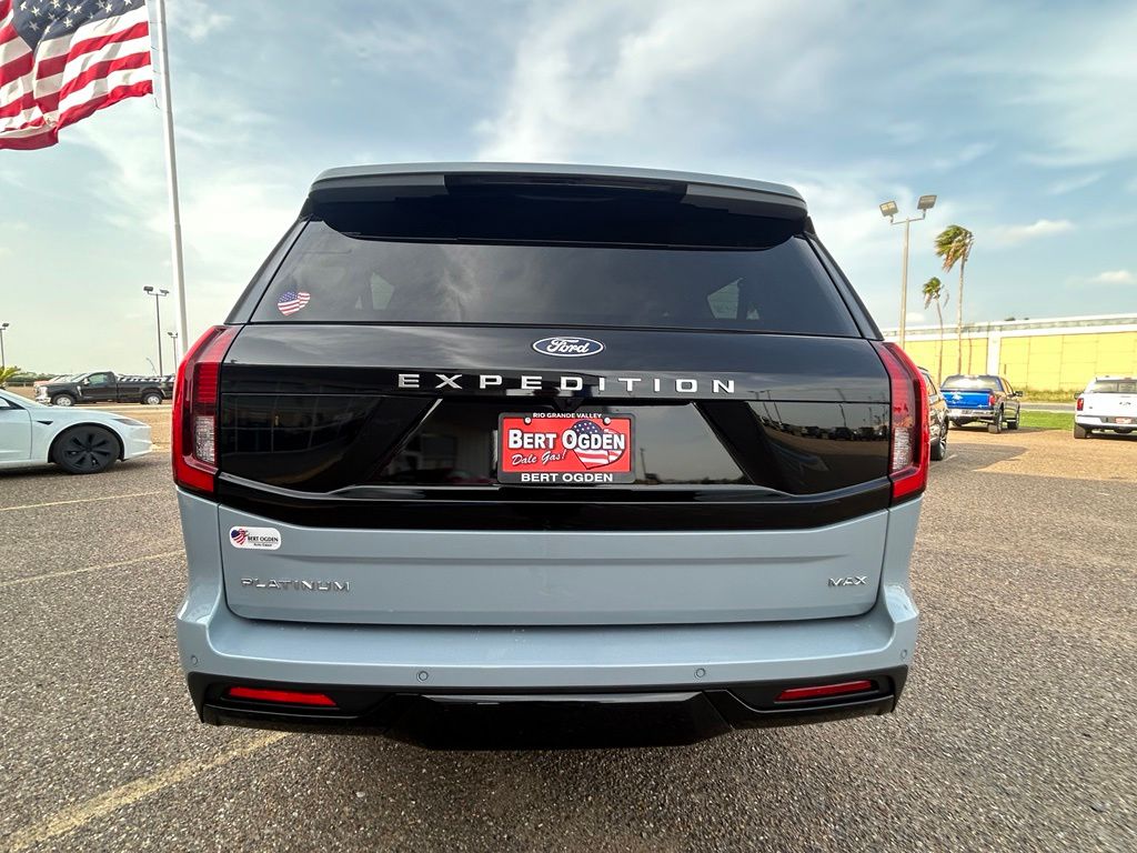 New 2027 Gray Ford Platinum image 6