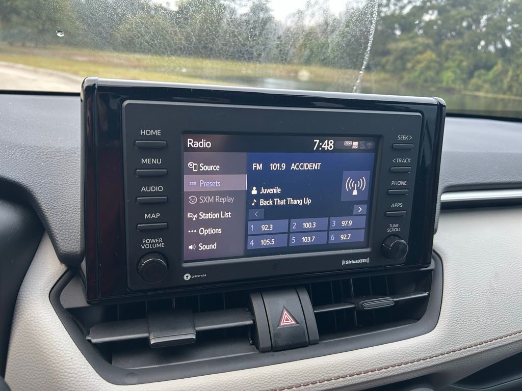 Thumbnail: 2021 Toyota RAV4 - 22