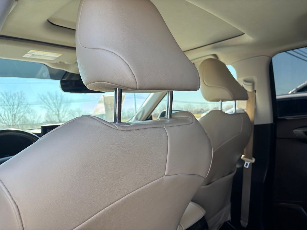 Used Car 2021 Toyota Highlander  Limited For Sale Under $30,000 In Austin, Texas