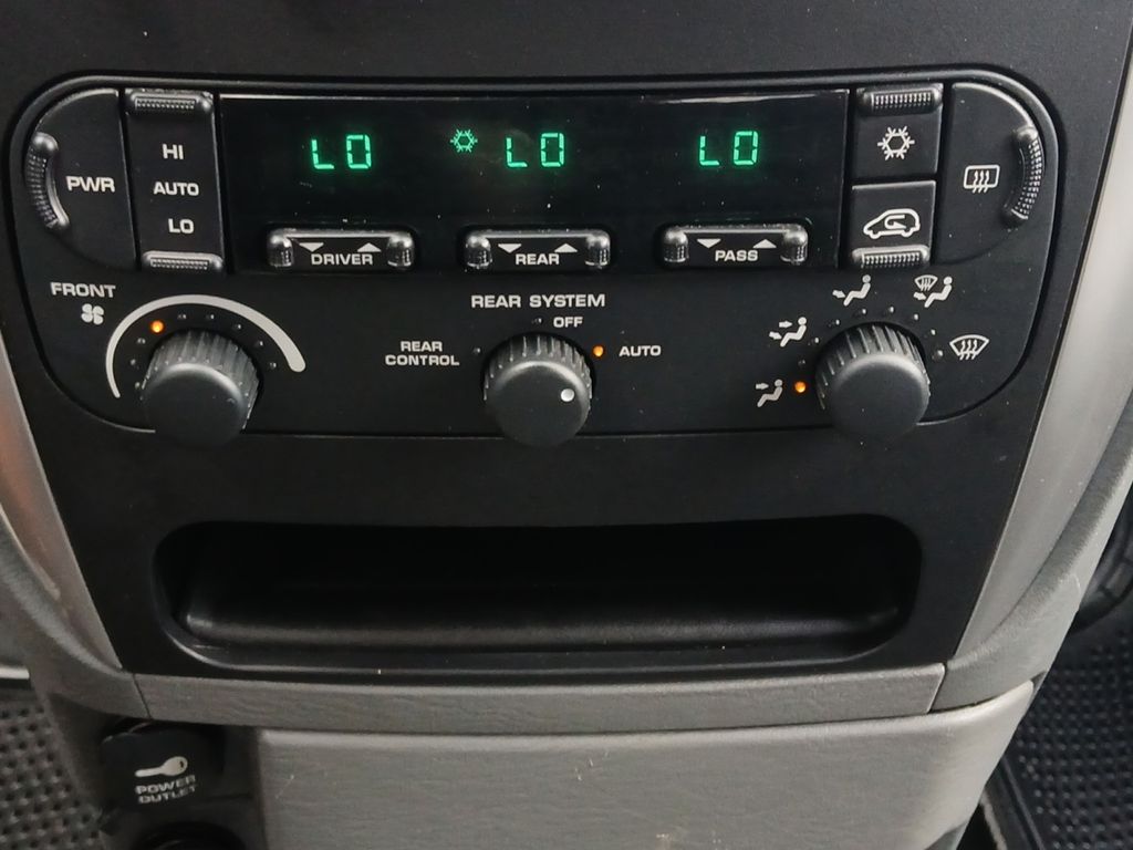 Used Car 2005 Chrysler Town & Country  Touring For Sale Under $10,000 In Austin, Texas