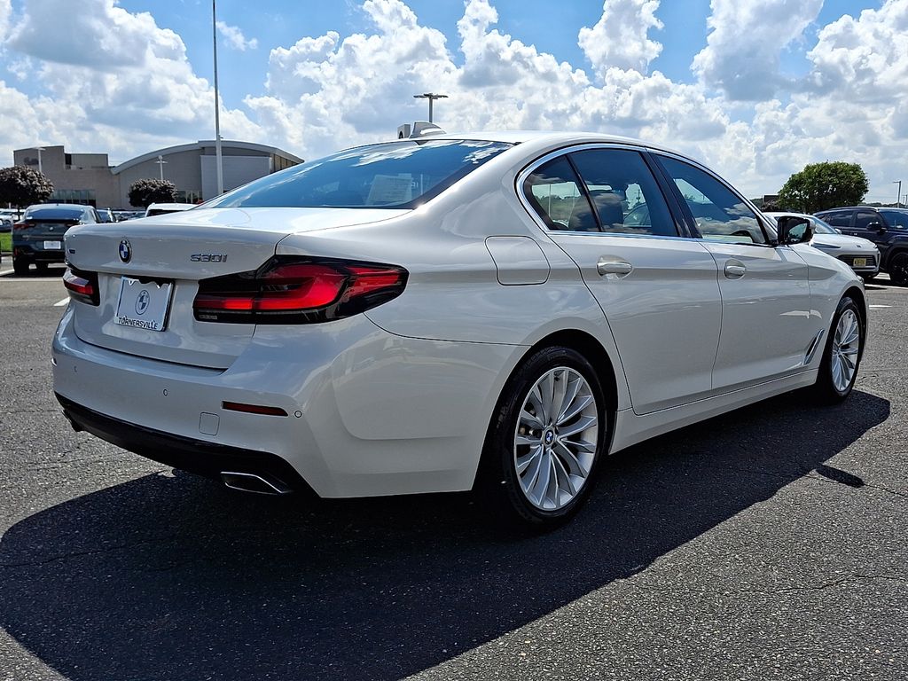 Thumbnail: 2023 BMW 5 Series - 4