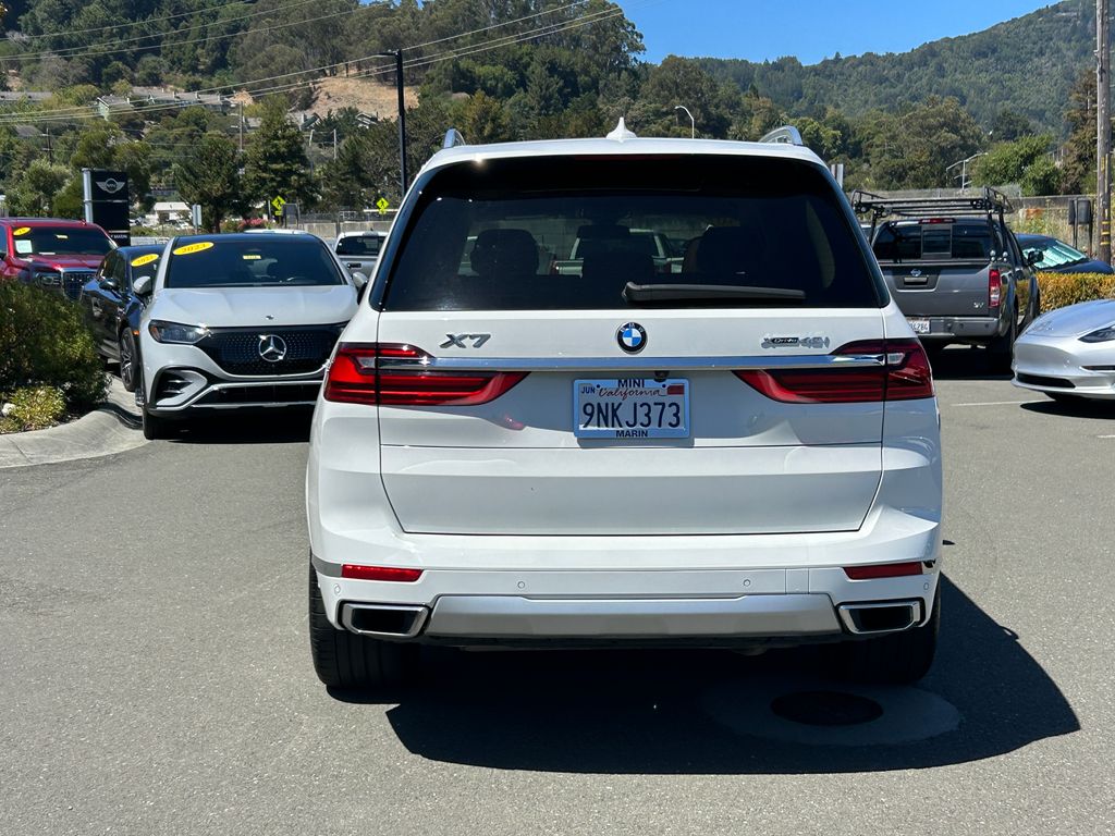 Thumbnail: 2021 BMW X7 - 4