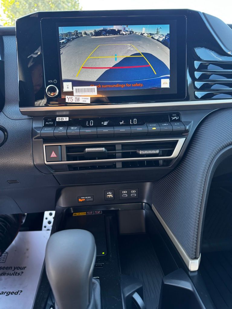 2025 Toyota Camry SE photo 27