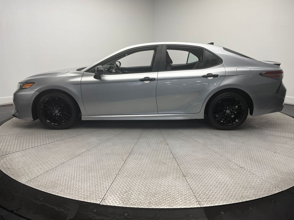 2019 Toyota Camry SE 8