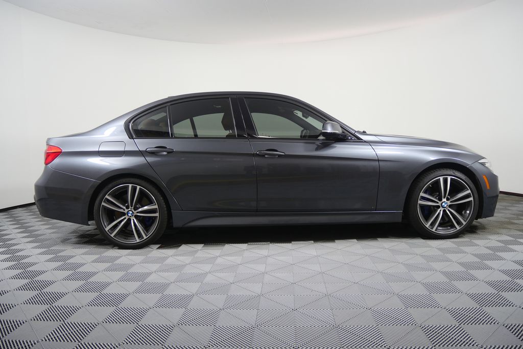 Thumbnail: 2017 BMW 3 Series - 2
