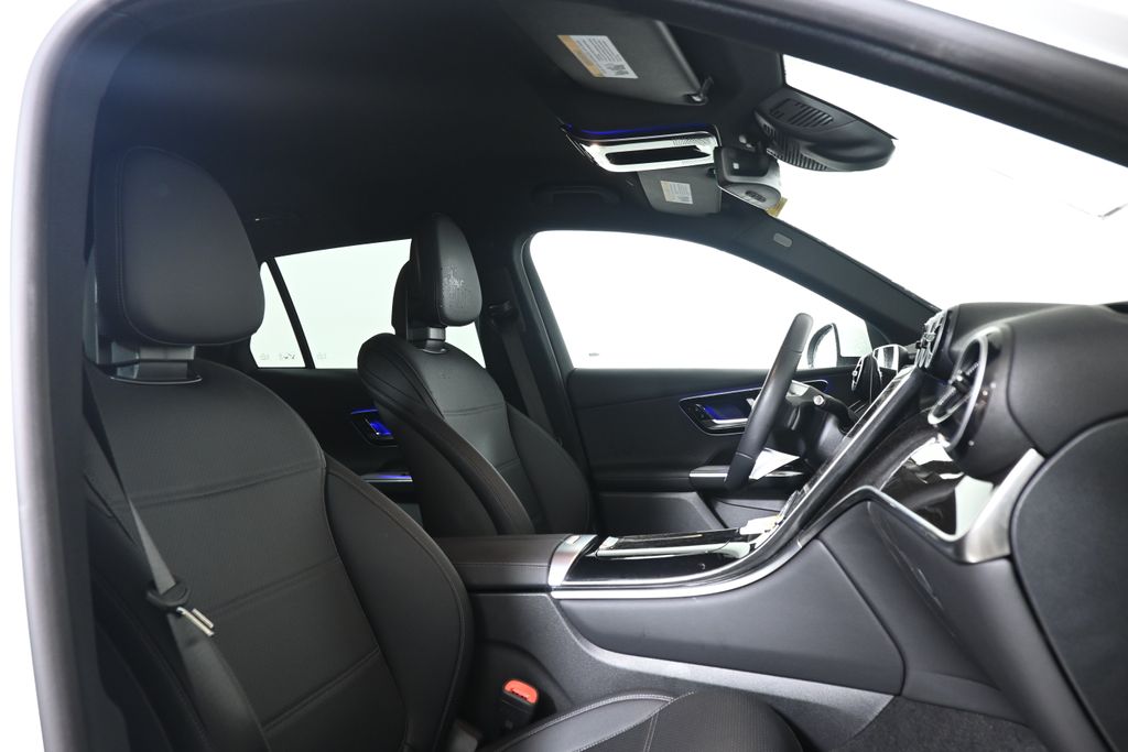 Thumbnail: 2025 Mercedes-Benz GLC - 24