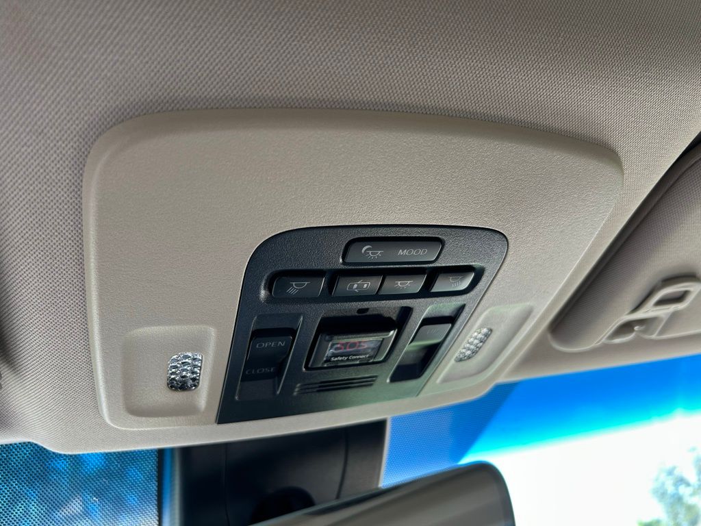 Thumbnail: 2019 Toyota Avalon - 30