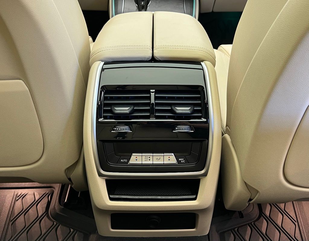 Thumbnail: 2022 BMW X5 - 9