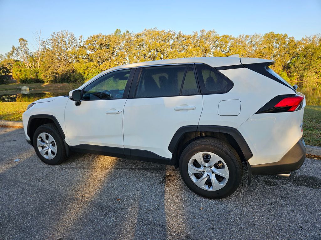 2024 Toyota RAV4 LE 3