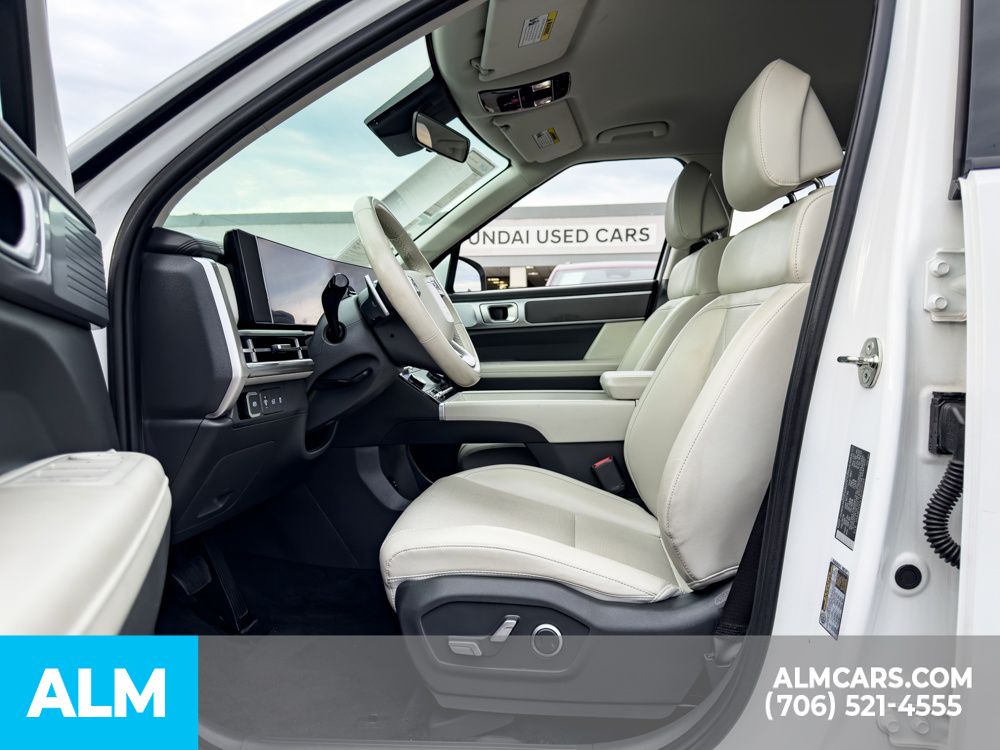 Used 2024 White Hyundai SEL image 12