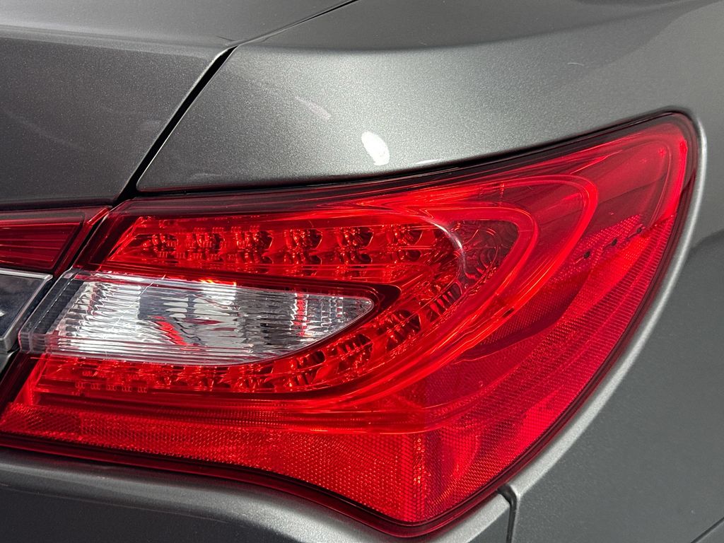 Used Car 2013 Chrysler 200  Limited For Sale Under $10,000 In Austin, Texas