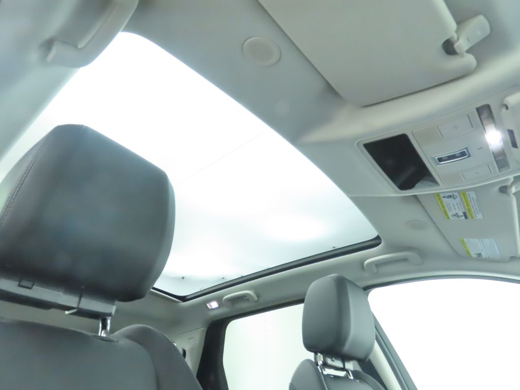 Thumbnail: 2025 Land Rover Discovery Sport - 19