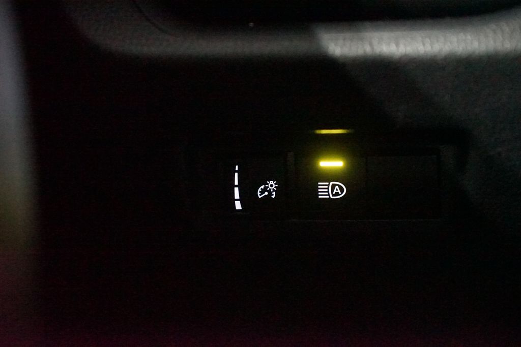 Thumbnail: 2025 Toyota RAV4 - 23