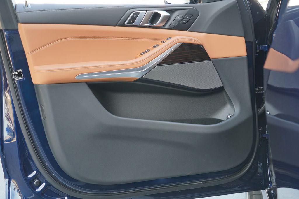 Thumbnail: 2026 BMW X5 - 10