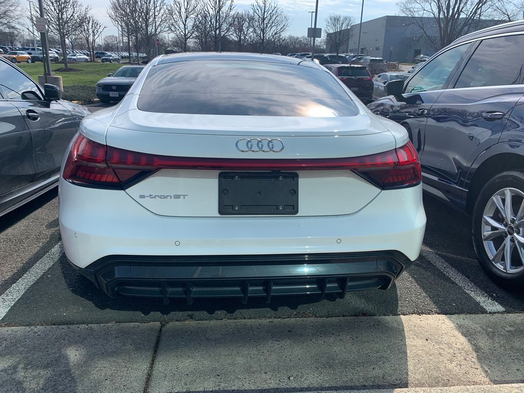 Thumbnail: 2022 Audi e-tron GT - 13