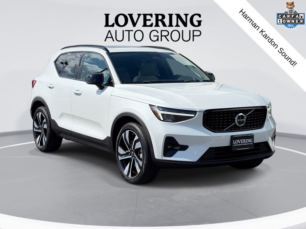 Crystal White 2023 Volvo XC40 SUV / Crossover All-Wheel Drive Automatic