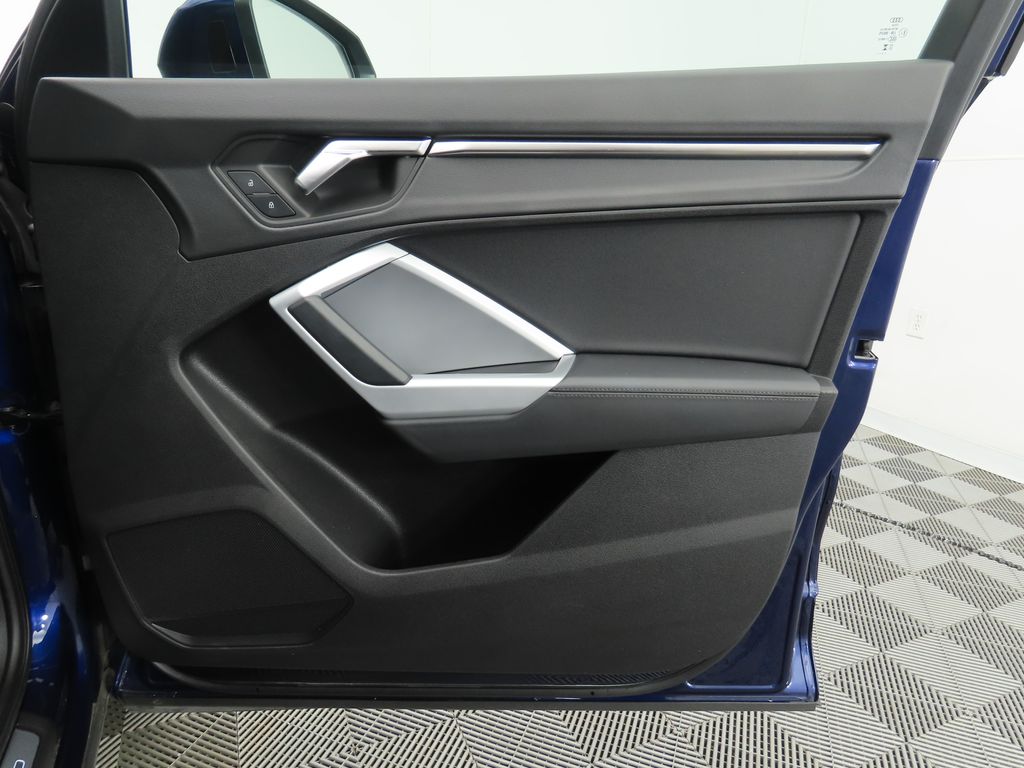 Thumbnail: 2023 Audi Q3 - 23