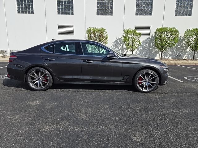 2025 Genesis G70  9