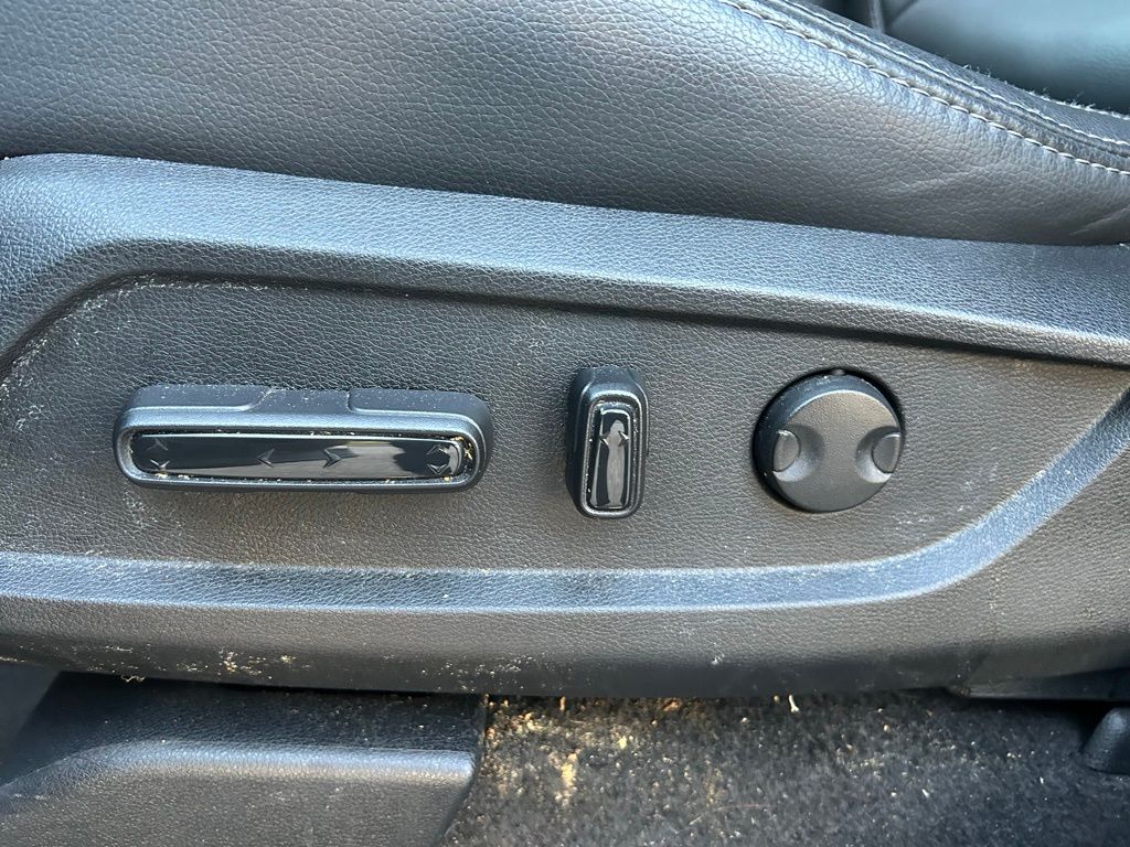 Thumbnail: 2025 Honda Pilot - 16