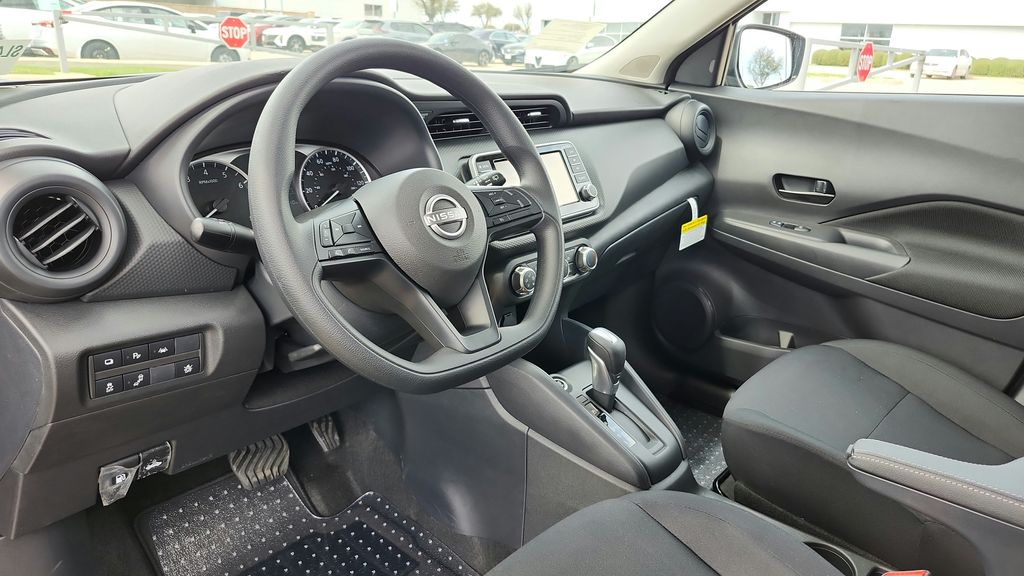 2025 Nissan Kicks Play