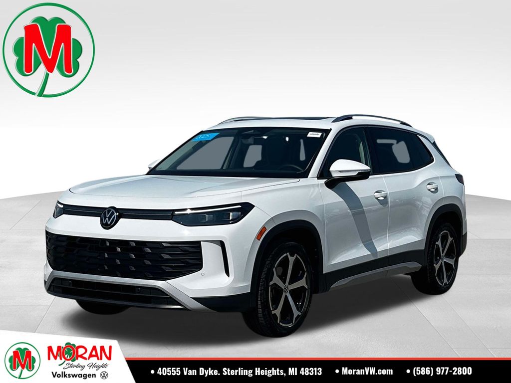 Pure White 2025 Volkswagen Tiguan SUV / Crossover Front-Wheel Drive 8-Speed Automatic