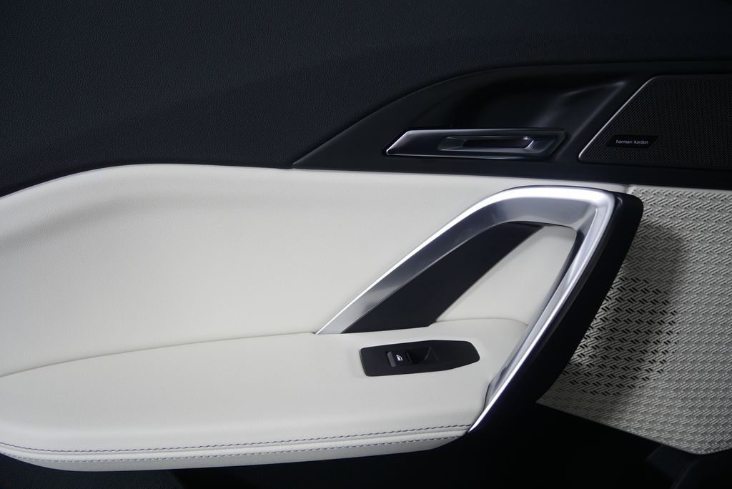 Thumbnail: 2026 BMW X1 - 13