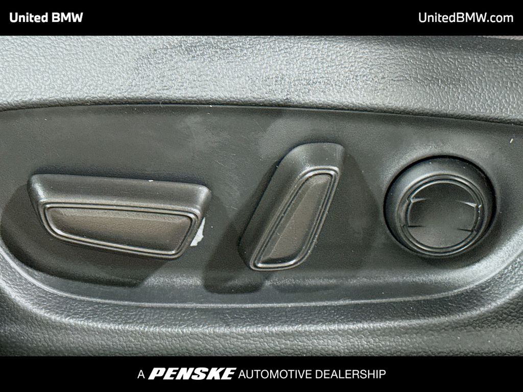 Thumbnail: 2023 Toyota Camry - 4