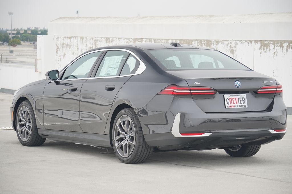 Thumbnail: 2026 BMW i5 - 7