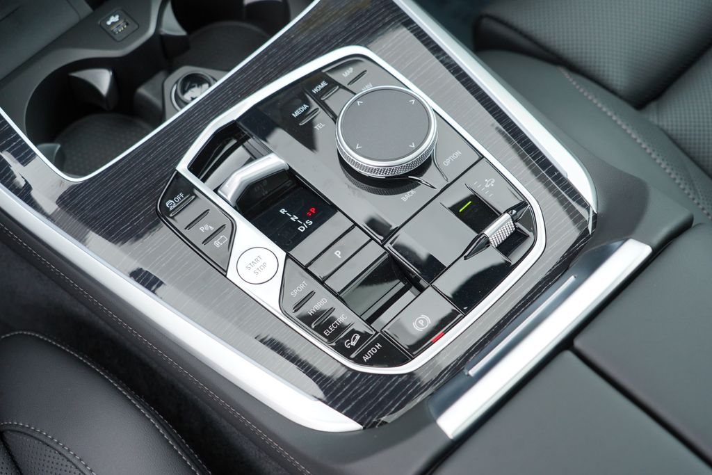 Thumbnail: 2026 BMW X5 - 18