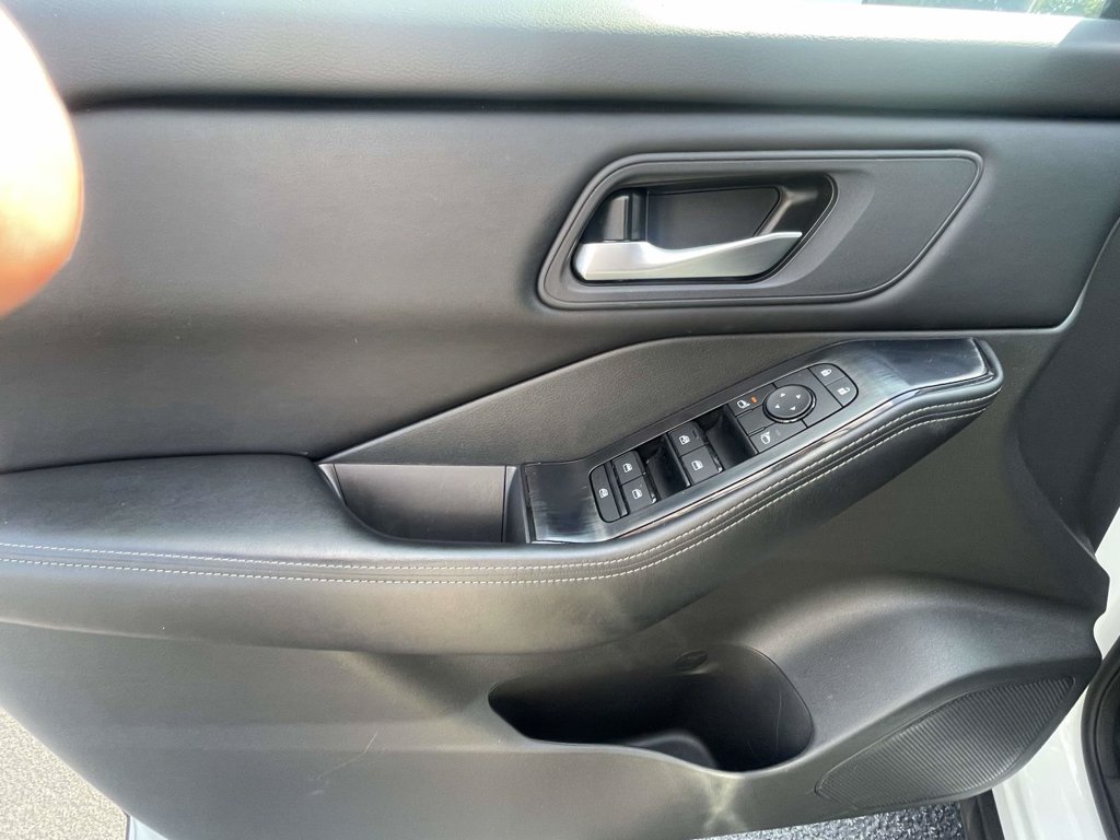 Used 2025 White Nissan SV image 16