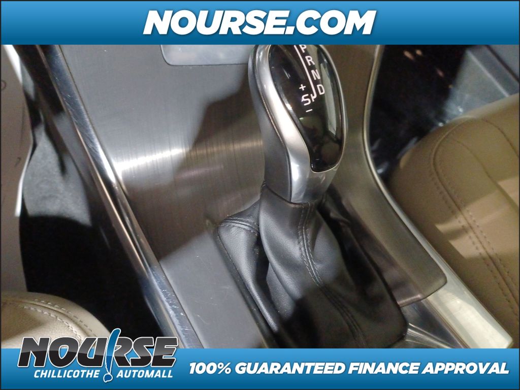 2022 Volkswagen Tiguan 2.0T SE photo