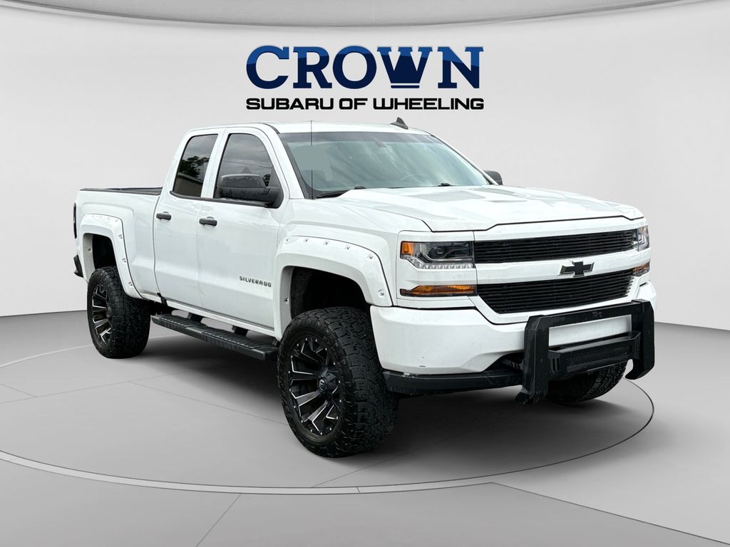 Summit White 2018 Chevrolet Silverado 1500 Pickup Truck Four-Wheel Drive 6-Speed Automatic Overdrive
